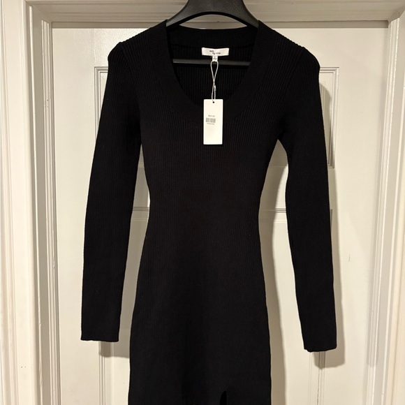 Elegant Black Long Sleeve Dress - Picture 2 of 6